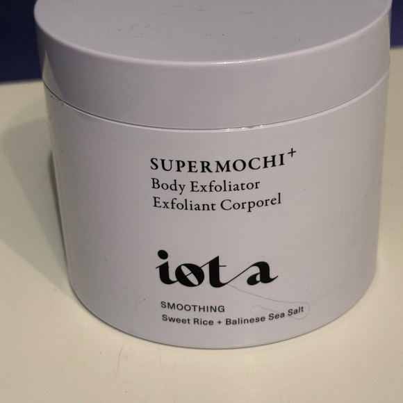 Supermochi+ White Body Exfoliator - Picture 2 of 9